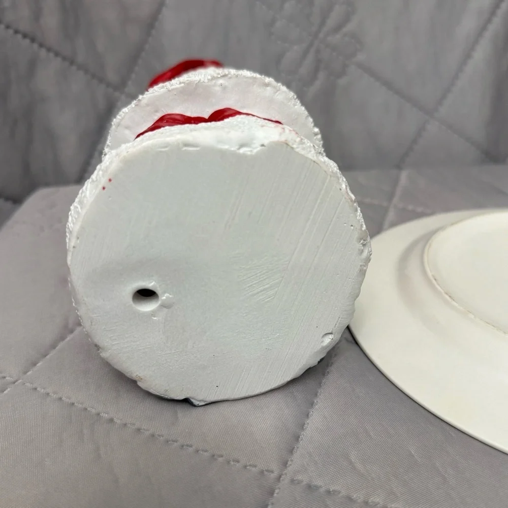 HAOHIZE Resin Santa Claus figurine functioning as a snack or dessert holder